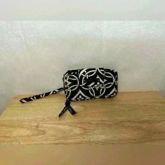 Vera Bradley Black and White Geometric Design Stylish Wristlet Wallet - Picture 3 of 6